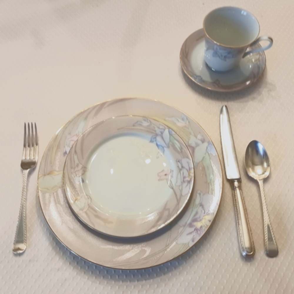 Mikasa 4 piece place setting - vintage